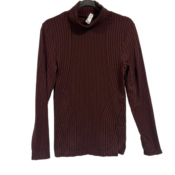 Athleta Flurry Endeavor Turtleneck Chocolate‎ Black Size M - Picture 1 of 7